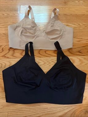 EBY Seamless Wireless Comfort Bra - Black and Nude